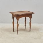 1476 5128 LAMP TABLE